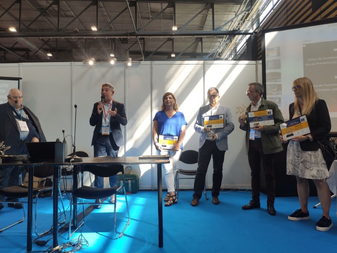 Remise desTrophées, dont celui d'ADN Tourisme par Christophe Marchais (©DR) Remise desTrophées, dont celui d'ADN Tourisme par Christophe Marchais (©DR)