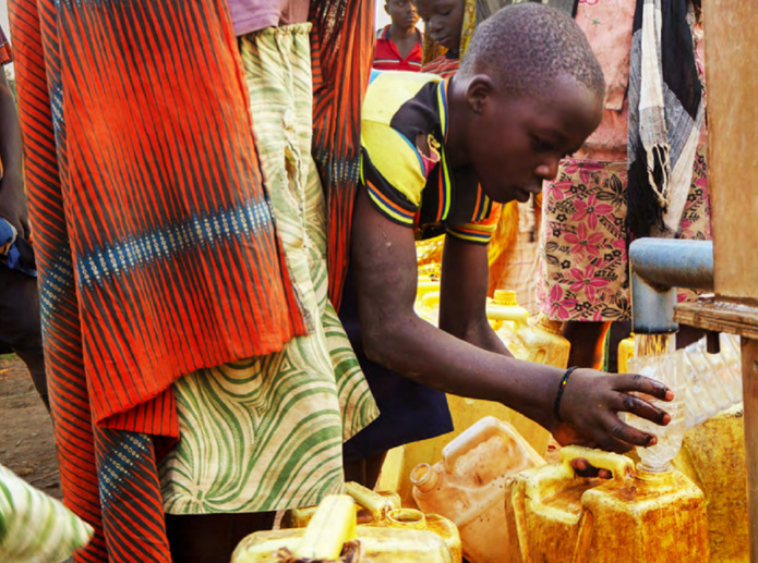 Pour purifier l'eau, les Rwandais doivent la faire bouillir avec du bois, ce qui mène à la déforestation et provoque des problèmes respiratoires. Greentripper propose donc de compenser en reconstruisant des puits tombés en ruine. Crédit : Greentriper