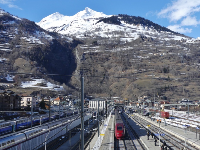 Les stations de la Tarentaise facilement accessibles via la gare de Bourg St Maurice (©DR)