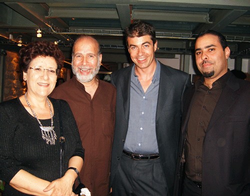 Autour de César Saint-Ouen, Fetia Knani, directrice de l’ONTT pour la France, le peintre Rachid Koraïchi et Abdelmajid Jazi, directeur commercial TunisAir Autour de César Saint-Ouen, Fetia Knani, directrice de l’ONTT pour la France, le peintre Rachid Koraïchi et Abdelmajid Jazi, directeur commercial TunisAir