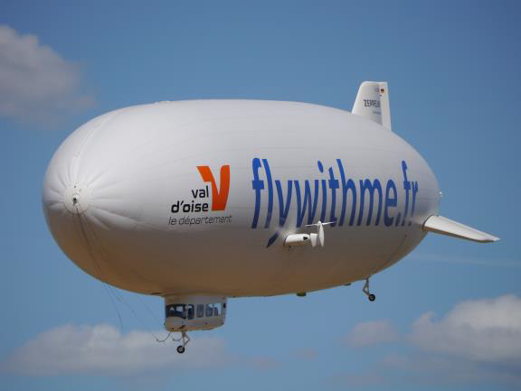 Haut comme un immeuble de 5 étages et long de ses 75 mètres, AirShip permet de découvrir l'Ile-de-France à 300m d'altitude - DR