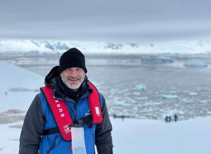 Nicolas Bilek lors d'un récent voyage d'Aurora Expeditions en Antarctique - Crédit : Expéditions Aurora