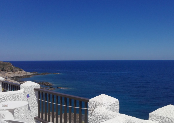 En Grèce, la saison débute, et les professionnels du tourisme savent qu’elle sera bonne. Ils savourent donc leurs dernières heures de tranquillité avant le rush estival et, en attendant de se rattraper, offrent leur meilleur visage - DR : J.S. En Grèce, la saison débute, et les professionnels du tourisme savent qu’elle sera bonne. Ils savourent donc leurs dernières heures de tranquillité avant le rush estival et, en attendant de se rattraper, offrent leur meilleur visage - DR : J.S.