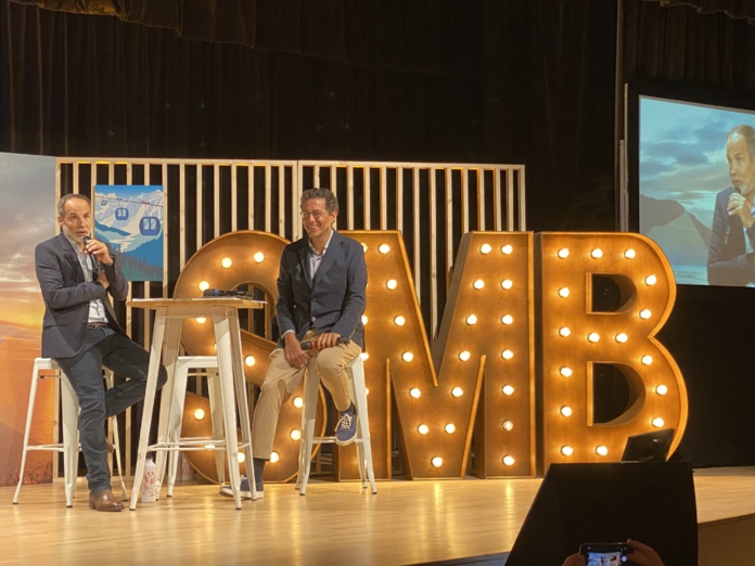 Michaël Ruysschaert, directeur général de Savoie Mont-Blanc, avec l'animateur Alexis Sbriglio (©BC) Michaël Ruysschaert, directeur général de Savoie Mont-Blanc, avec l'animateur Alexis Sbriglio (©BC)