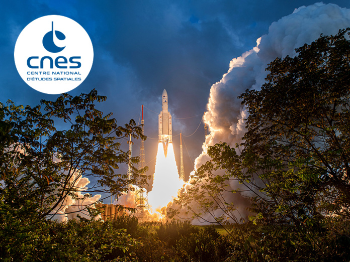 Décollage Ariane 5 / ©CNES/ESA/Arianespace – Optique vidéo du CSG Décollage Ariane 5 / ©CNES/ESA/Arianespace – Optique vidéo du CSG