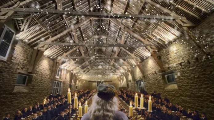 Une grande salle de banquet plus réelle que nature (©Rocher Portail) Une grande salle de banquet plus réelle que nature (©Rocher Portail)