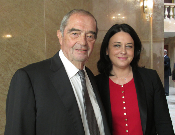 Sylvia Pinel a remis l'insigne d'officier de la légion d'honneur à Georges Colson. DR