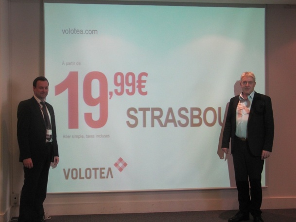 Edo Friart (à gauche), Directeur du Développement International de Volotéa, et Didier Legault Fraslin (à droite), Directeur Commercial France, étaient à Marseille jeudi 24 avril 2014 pour l'annonce de l'ouverture de la ligne vers Strasbourg - Photo P.C. Edo Friart (à gauche), Directeur du Développement International de Volotéa, et Didier Legault Fraslin (à droite), Directeur Commercial France, étaient à Marseille jeudi 24 avril 2014 pour l'annonce de l'ouverture de la ligne vers Strasbourg - Photo P.C.