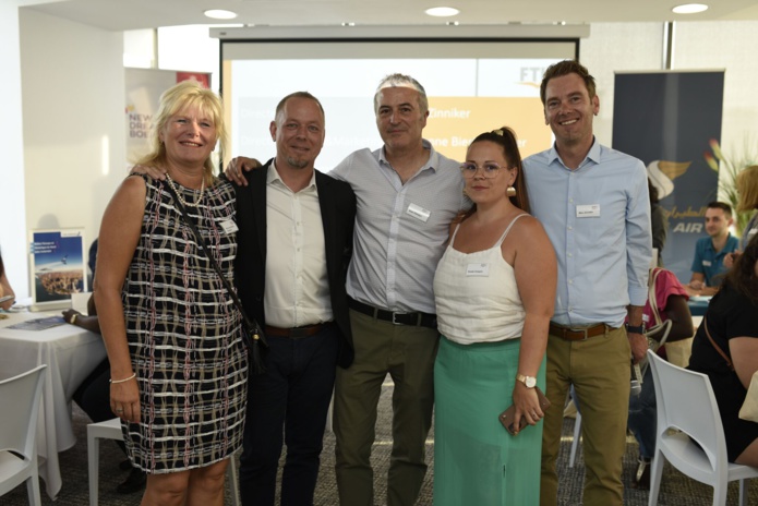 Marianne Bieri-Oppliger (Head of Purchasing & Marketing), David Dufourt (Sales Manager), Alain Ettedgui (Purchasing & Marketing Manager), Elodie Grippon (Business Development Manager) et Marc Zinniker (Director FTI Ticketshop), les hôtes de l'Airline Market Place.