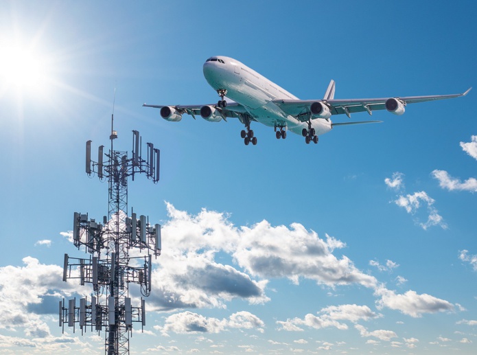 La dernière étude d'Eurocontrole alerte sur la 5G aux abords des aéroports européens - Depositphotos @steveheap