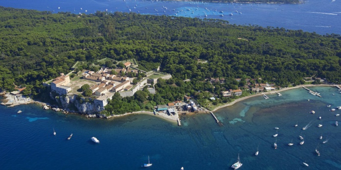 Les îles de Lérins dans la baie de Cannes (©CRT Côte d'Azur)