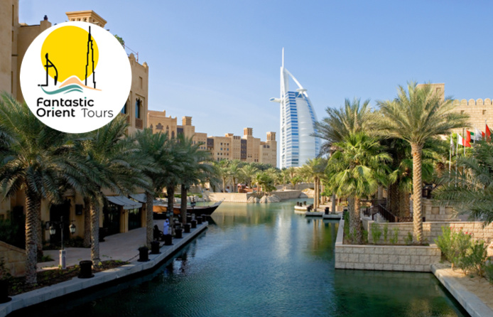 ©FantasticOrientTours2023 / Vue sur le Burj Al Arab, arrêt photo d'un de nos circuits ©FantasticOrientTours2023 / Vue sur le Burj Al Arab, arrêt photo d'un de nos circuits