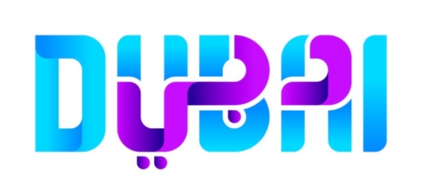 Le logo de la marque touristique de Dubaï mélange l'alphabet romain et l'alphabet arabe - DR
