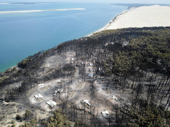 22% des capacités des campings du Bassin d'Arcachon sont parties en fumée, les voyageurs annulent jusqu'en septembre, le tourisme durement touché par les incendies en Gironde - Crédit photo : compte Facebook @sapeurspompier33