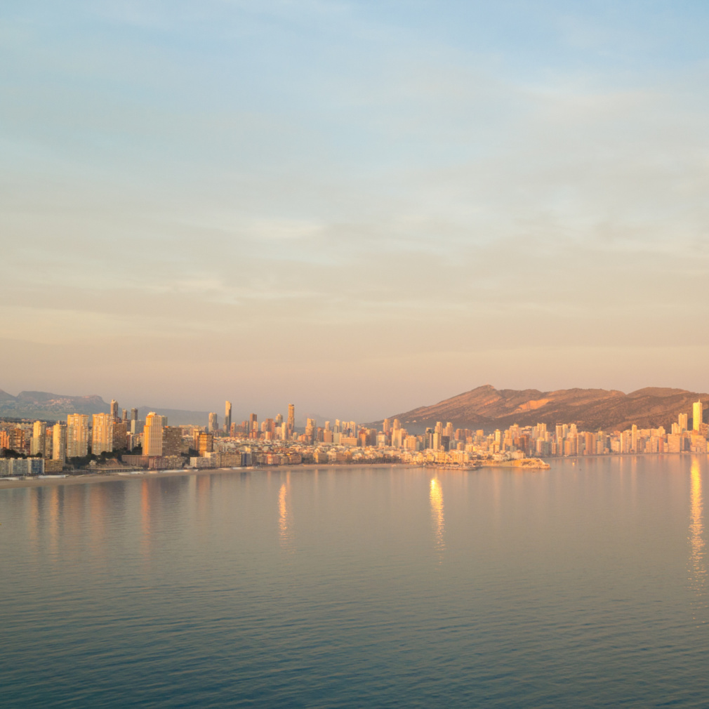 Benidorm : une destination populaire sur la Costa Blanca Benidorm : une destination populaire sur la Costa Blanca