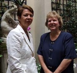 Rosamé Piret et Nancy Hamilton, du Lee County Visitor & Convention Bureau