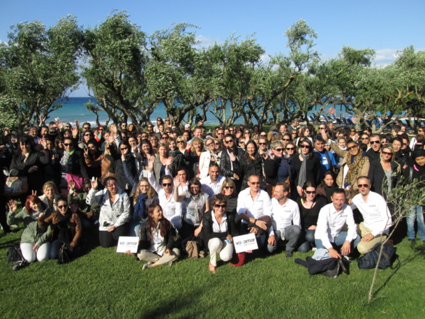 200 agents de voyages à Zante. Ici sur la plage "pelouse" de l'hôtel Eleon Grand Resort & Spa - DR : M.S.