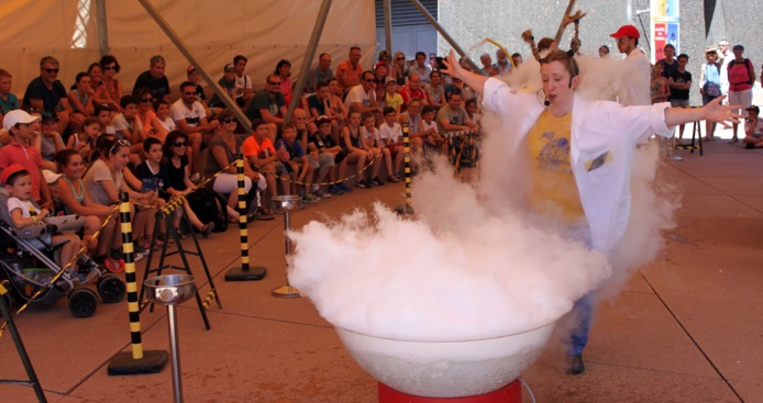 Les expériences du Pr Yapadrisk (©Vulcania) Les expériences du Pr Yapadrisk (©Vulcania)