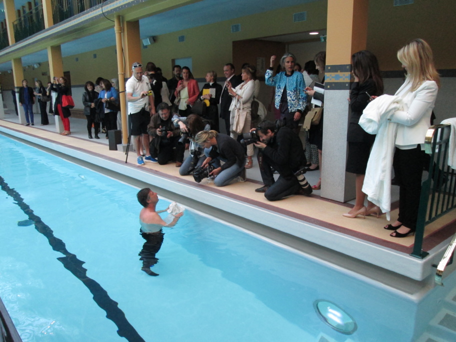 Sébastien Bazin PDG du groupe Accor premier baigneur du nouveau Molitor Sébastien Bazin PDG du groupe Accor premier baigneur du nouveau Molitor