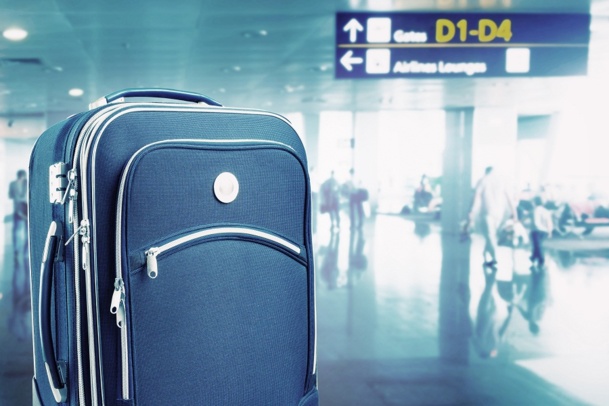 Le passager refoulé, est finalement autorisé à grimper à bord d l'aéroplane, avec sa valoche aux roulettes intactes mais qui, elles, ont eu sacrément chaud aux fesses - DR : © Nomad_Soul - Fotolia.com Le passager refoulé, est finalement autorisé à grimper à bord d l'aéroplane, avec sa valoche aux roulettes intactes mais qui, elles, ont eu sacrément chaud aux fesses - DR : © Nomad_Soul - Fotolia.com