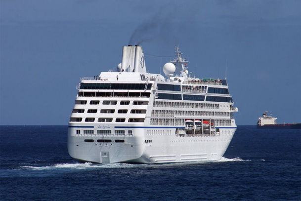 Il y a quelques jours, l'Insignia faisait une escale inaugurale, avec à son bord 700 passagers et 400 membres d'équipage - DR Il y a quelques jours, l'Insignia faisait une escale inaugurale, avec à son bord 700 passagers et 400 membres d'équipage - DR