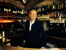 Didier Munin derrière le bar ! -DR Didier Munin derrière le bar ! -DR