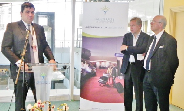 Dominique Tillaud Président Société Aéroports Côte d’Azur, Michael Friisdahl, Président-Directeur Général du Groupe de voyage d’agrément Air Canada rouge et Alain Gumiel Président CRT Riviera Côte d’Azur - Photo M.B. Dominique Tillaud Président Société Aéroports Côte d’Azur, Michael Friisdahl, Président-Directeur Général du Groupe de voyage d’agrément Air Canada rouge et Alain Gumiel Président CRT Riviera Côte d’Azur - Photo M.B.