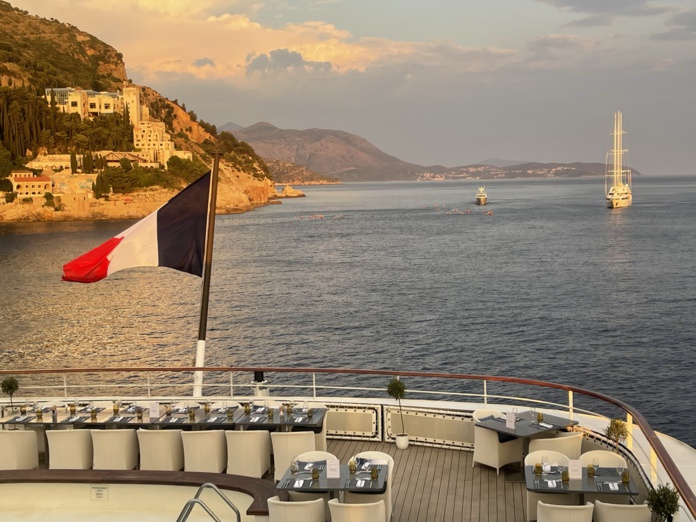 Quand deux Ponant se rencontrent, ils évoquent l'histoire de la Compagnie /crédit JDL Quand deux Ponant se rencontrent, ils évoquent l'histoire de la Compagnie /crédit JDL