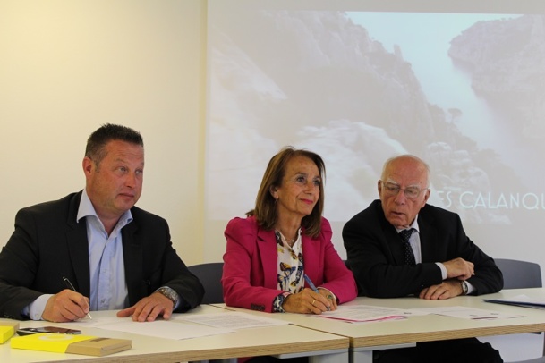 Le président du conseil d'administration du parc national des Calanques Didier Réault, la maire de Cassis, Danielle Milon, et le président de Bouches-du-Rhône Tourisme, Daniel Conte. photo : LT.