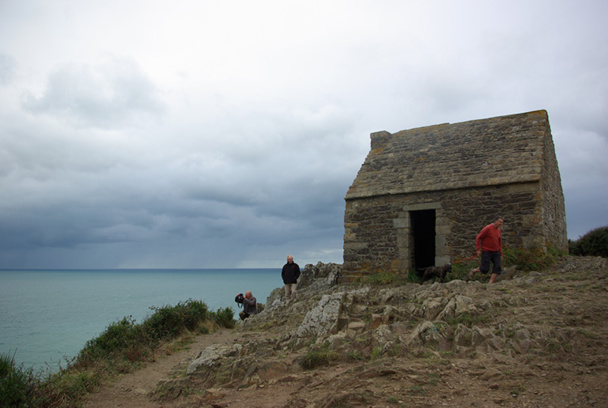 Vauban ordonna l’édification des cabanes au 17ème siècle. Elles furent utilisées jusqu’au 19ème s., pour surveiller le rivage - DR : J-F.R