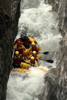 Rafting dans la rivière de l'Ubaye. Photo LT. Rafting dans la rivière de l'Ubaye. Photo LT.