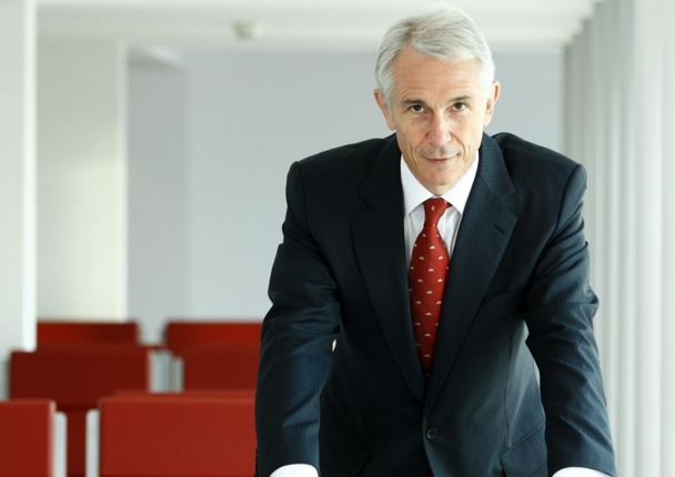 Tony Tyler, patron de IATA a le sourire : le calendrier de mise en place de la NDC s'accélère. Prévue initialement pour 2017, elle pourrait être activée partiellement dès 2015 chez certaines compagnies américaines. /photo dr Tony Tyler, patron de IATA a le sourire : le calendrier de mise en place de la NDC s'accélère. Prévue initialement pour 2017, elle pourrait être activée partiellement dès 2015 chez certaines compagnies américaines. /photo dr