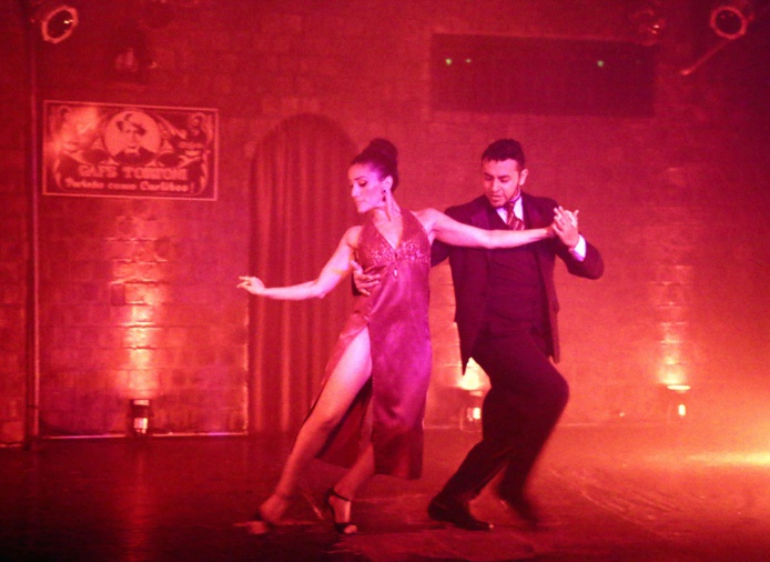 Passion de la danse et convivialité : voilà deux marques de fabrique de Buenos Aires, héritées du 19e siècle - DR : J.-F.R. Passion de la danse et convivialité : voilà deux marques de fabrique de Buenos Aires, héritées du 19e siècle - DR : J.-F.R.