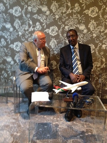 Le premier vol de Kenya Airways entre Nairobi et Paris en B787 Dreamliner s'est posé mardi 4 juin 2014 à CDG - Photo G.B.