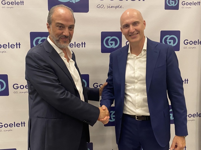 Ziad Minkara (à gauche) avec Pierre Mesnage, DG de Goelett, lors de la soirée de la présentation de la nouvelle marque, piscine Molitor, à Paris. Ziad Minkara (à gauche) avec Pierre Mesnage, DG de Goelett, lors de la soirée de la présentation de la nouvelle marque, piscine Molitor, à Paris.