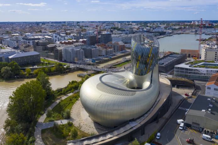 La Cité du Vin, bâtiment emblématique de Bordeaux (©DepositPhotos)