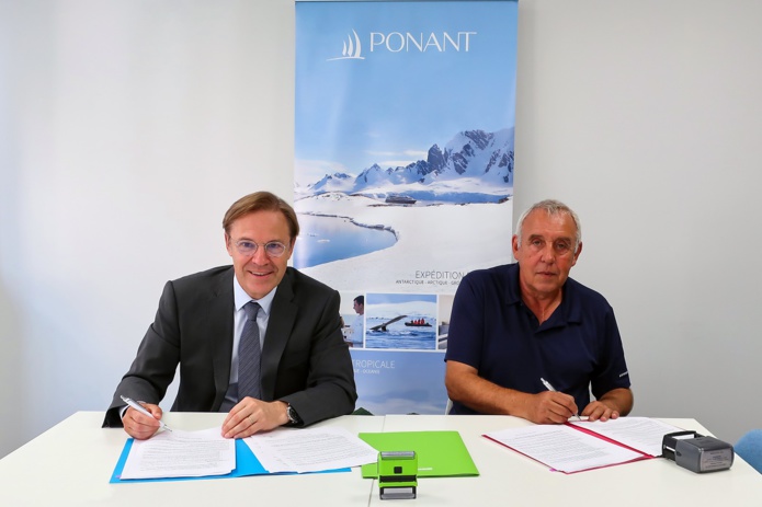 La signature de l’accord, qui s’est tenue le jeudi 8 septembre dans les locaux de la compagnie à Marseille, a réuni autour de l’équipe mobilisée pour cette longue négociation Pascal Pouille, Coordinateur ITF France et Hervé Gastinel, Président de PONANT. - DR