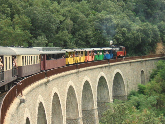 Le train dans les Cévennes : autant un trajet qu'une attraction touristique  - C. Beuret creative commons