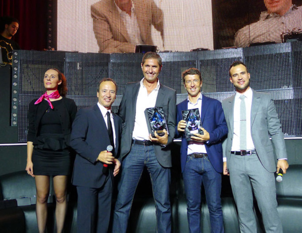 Carlos Da Silva (Odigeo - Ex GO Voyages) et Denis Philippon (Voyage Privé) entourés de Jean et Fabien Da Luz (TourMaG.com) lors de la remise des Trophées TourManager 1998-2013 ! - DR Carlos Da Silva (Odigeo - Ex GO Voyages) et Denis Philippon (Voyage Privé) entourés de Jean et Fabien Da Luz (TourMaG.com) lors de la remise des Trophées TourManager 1998-2013 ! - DR