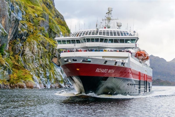 Hurtigruten l’Express Côtier de Norvège lance son premier navire hybride