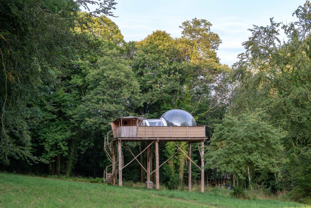 Hébergements insolites romantiques, Bulles en l'air, Vallée de Pratmeur© and_rue - stock.adobe.com Hébergements insolites romantiques, Bulles en l'air, Vallée de Pratmeur© and_rue - stock.adobe.com