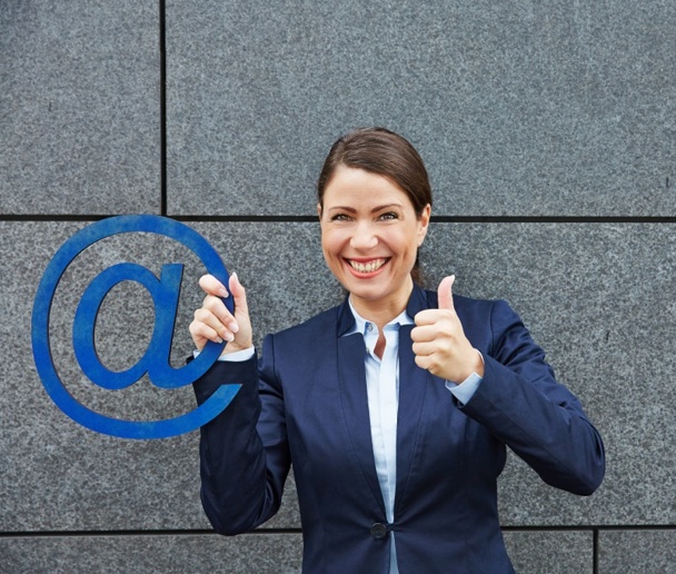 Une enquête réalisée par France 2, démontrait qu’en 2013, 30 000 postes étaient à pouvoir dans le domaine général de l’informatique. © Robert Kneschke - Fotolia.com