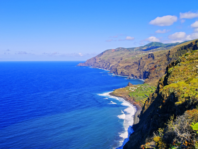 Les Canaries lancent un appel d'offres pour établir 18 nouvelles liaisons aériennes internationales avec La Palma  Depositphotos.com Auteur karkozphoto