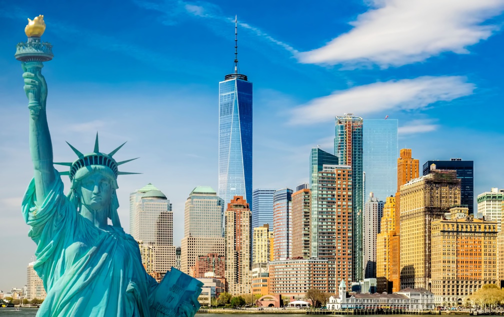 paysage urbain de New York, photographie de concept de tourisme statue de la liberté, horizon inférieur de manhattan © DWP - stock.adobe.com paysage urbain de New York, photographie de concept de tourisme statue de la liberté, horizon inférieur de manhattan © DWP - stock.adobe.com