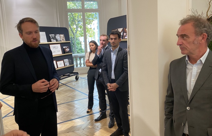 Guillaume de Saint-Lager, avec son équipe, Jasseline Fynbo, Maxime Lequint, Pierre-Antoine Constant et Yann Guezennec (©DR) Guillaume de Saint-Lager, avec son équipe, Jasseline Fynbo, Maxime Lequint, Pierre-Antoine Constant et Yann Guezennec (©DR)