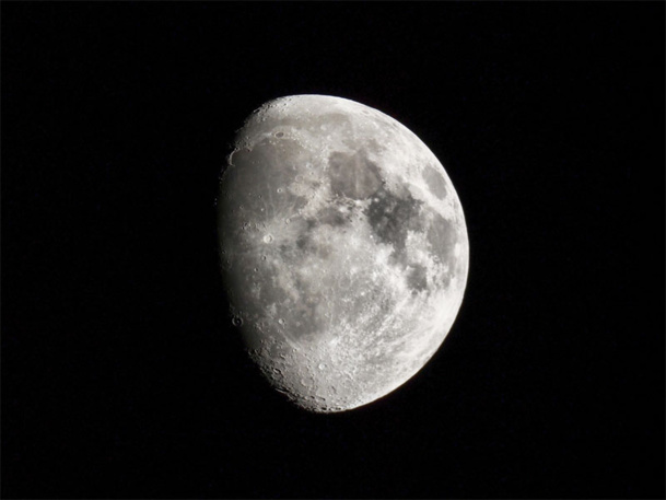 Space Adventures et l'Agence spatiale russe Roscosmos, qui proposent une mission habitée autour de la Lune, sont en effet dans les starting-blocks © Claudio Divizia - Fotolia.com