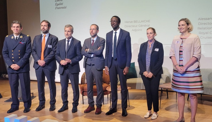 Hervé Berville, secrétaire d’Etat chargé de la Mer, et les armateurs opérant en mer Méditerranée membres de la CLIA ont signé la Charte Croisière Durable jeudi 20 octobre 2022, à l’occasion du Blue Maritime Summit à Marseille - DR : A.B.