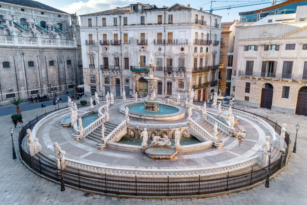 Vue panoramique sur la Piazza Pretoria ou la Piazza della Vergogna, Pale © Gandolfo Cannatella - stock.adobe.com