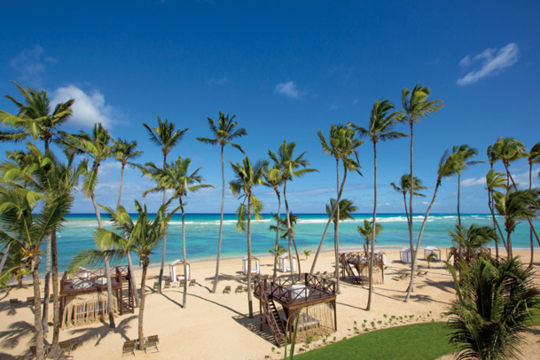 La plage de l’hôtel Breathless Punta Cana, dernier concept lancé par le groupe La plage de l’hôtel Breathless Punta Cana, dernier concept lancé par le groupe