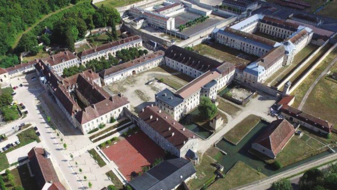 Vue aérienne du site de 32 hectares (©DRAC)
